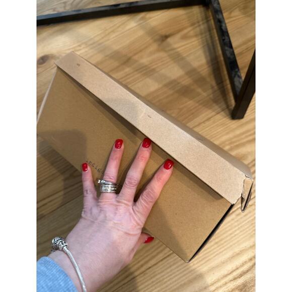 Indigo Road Slippers, Size 7, light natural fabric, NEW in box - Picture 5 of 6